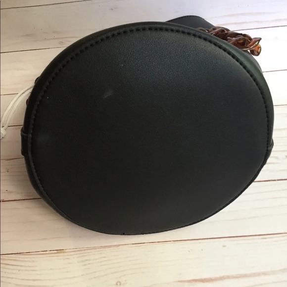 Steve Madden Faux Leather Black Bucket With Acrylic Chain + A Pouch Handbag BNWT - Picture 6 of 8